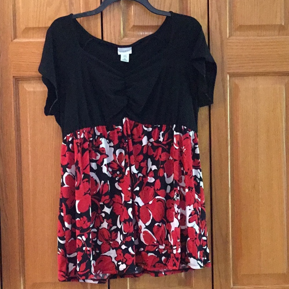 Fashionable Maternity Top
